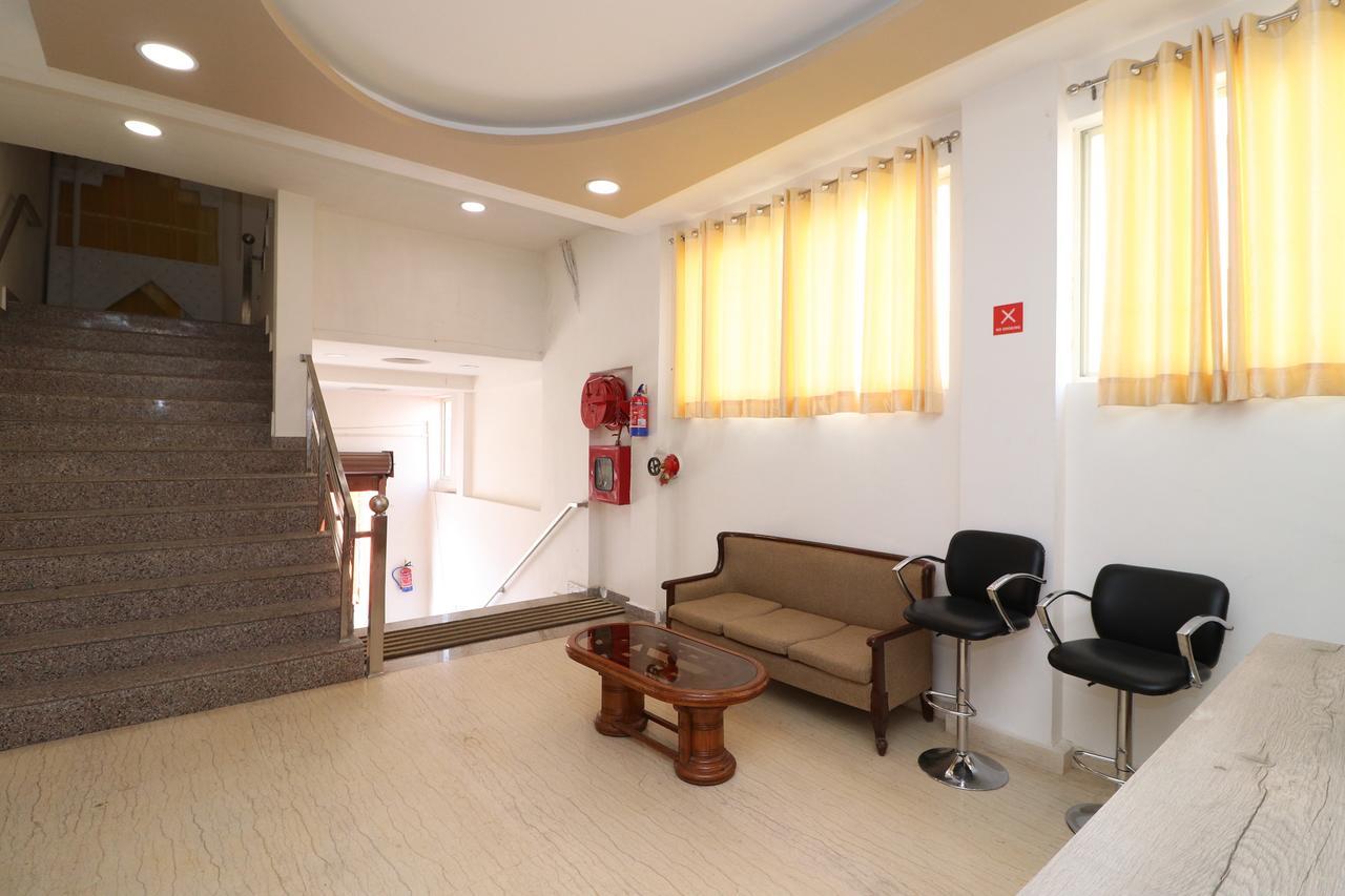 Oyo 13406 Hotel Golden Leaf بريلي المظهر الخارجي الصورة
