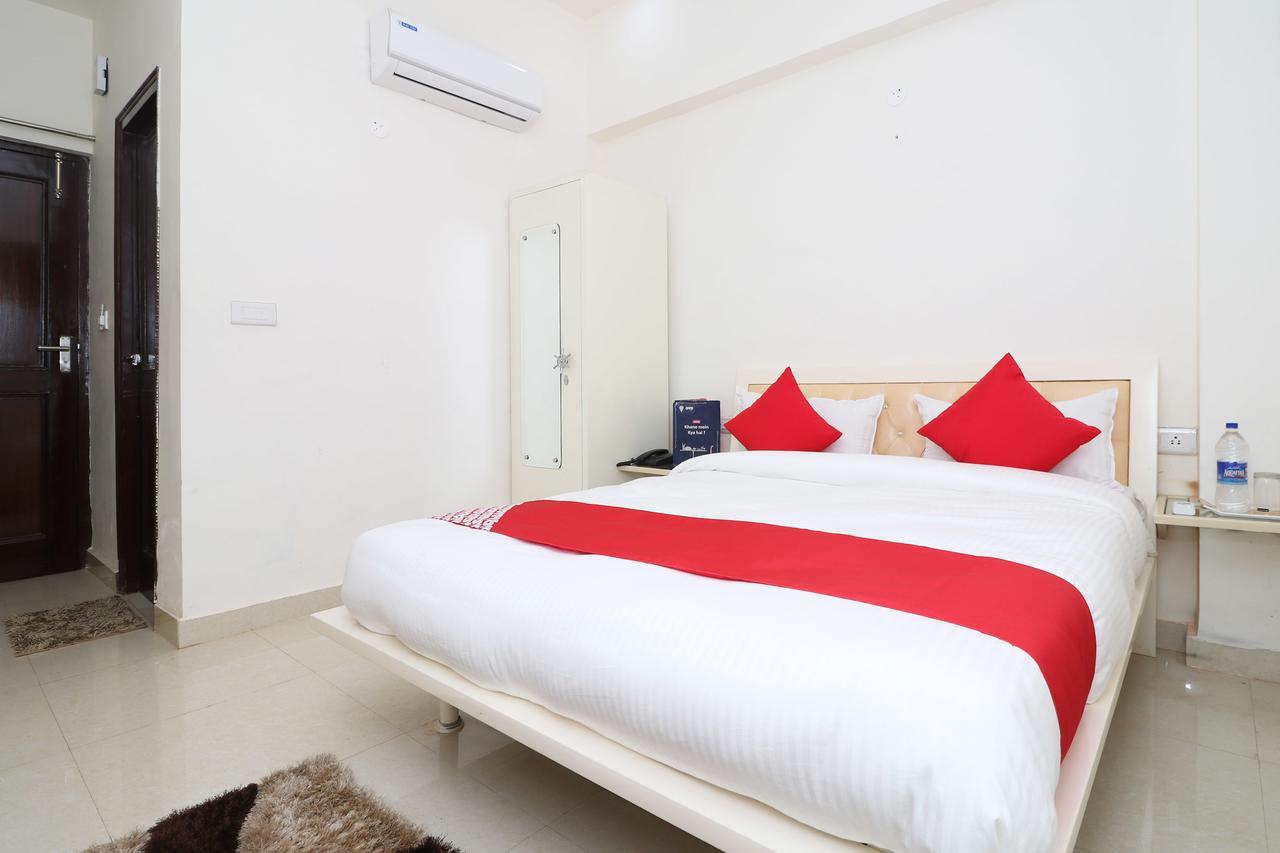 Oyo 13406 Hotel Golden Leaf بريلي المظهر الخارجي الصورة