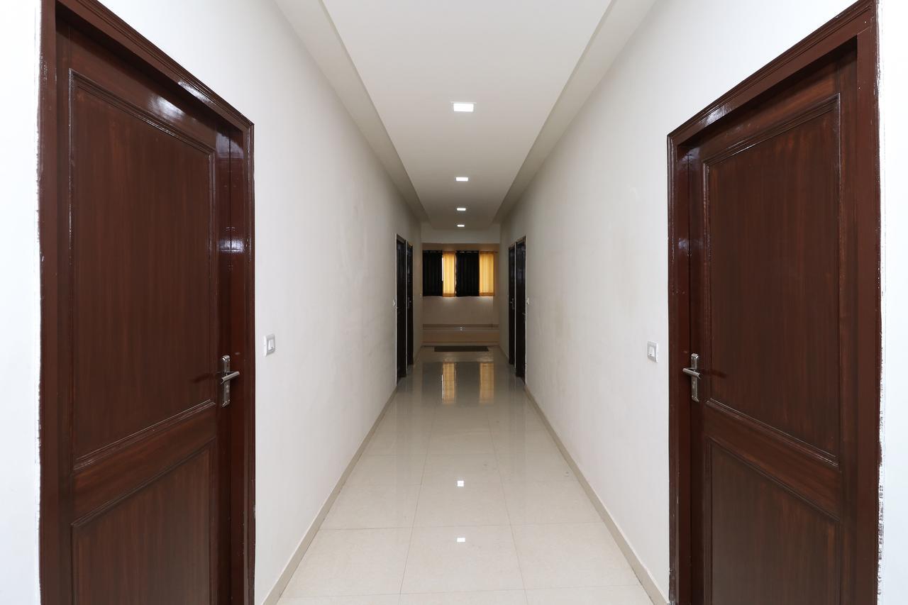 Oyo 13406 Hotel Golden Leaf بريلي المظهر الخارجي الصورة