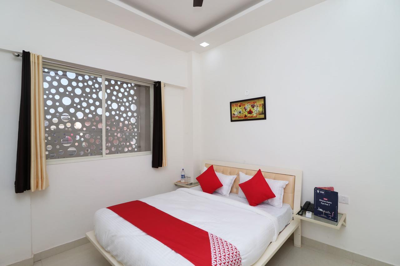 Oyo 13406 Hotel Golden Leaf بريلي المظهر الخارجي الصورة